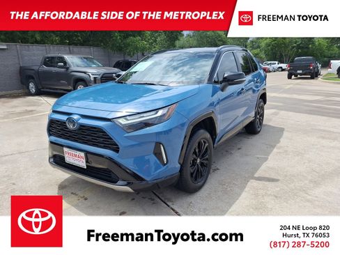 Used 2022 Toyota RAV4 XSE AWD/4WD image 1