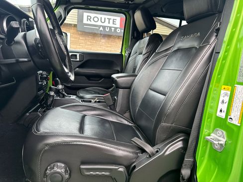 Used 2018 Jeep Wrangler Unlimited Sahara image 22