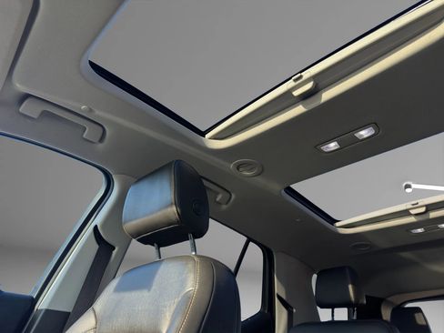 Used 2021 Chevrolet Traverse RS image 15