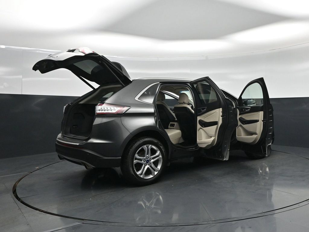 Used 2018 Ford Edge Titanium w/ Ford Safe & Smart Package FWD image 5