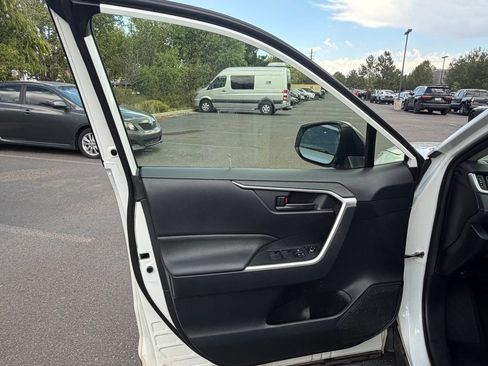 Used 2023 Toyota RAV4 LE AWD/4WD image 19