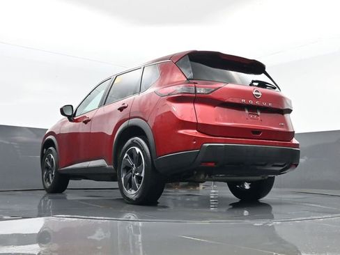 Used 2025 Nissan Rogue SV AWD/4WD image 23