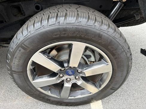 Used 2017 Ford F150 Lariat image 19