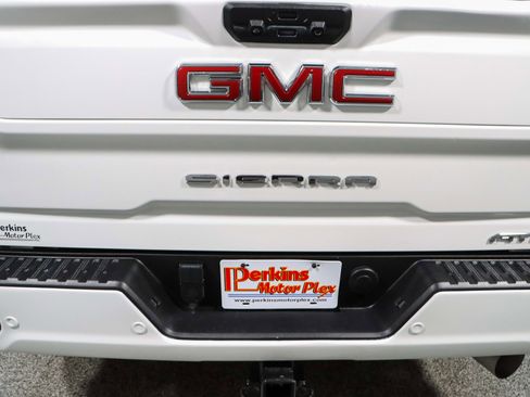 Used 2023 GMC Sierra 2500 AT4 w/ AT4 Premium Plus Package image 9