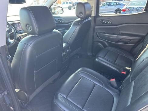 Used 2023 GMC Acadia SLT image 16
