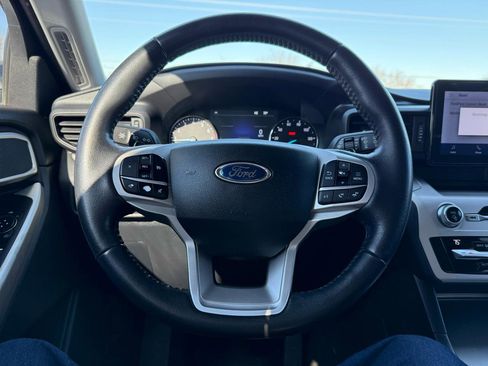 Used 2020 Ford Explorer XLT image 21
