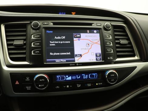 Used 2015 Toyota Highlander XLE image 22