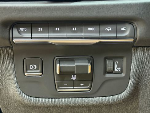 New 2026 Cadillac Escalade Platinum Sport AWD/4WD image 17