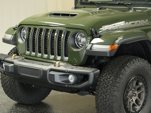 Used 2021 Jeep Wrangler Unlimited Rubicon w/ Xtreme Recon 35" Tire Package AWD/4WD image 8