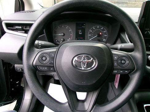 Used 2024 Toyota Corolla LE image 17