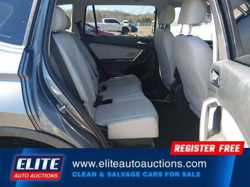 Used 2018 Volkswagen Tiguan SEL AWD/4WD image 15