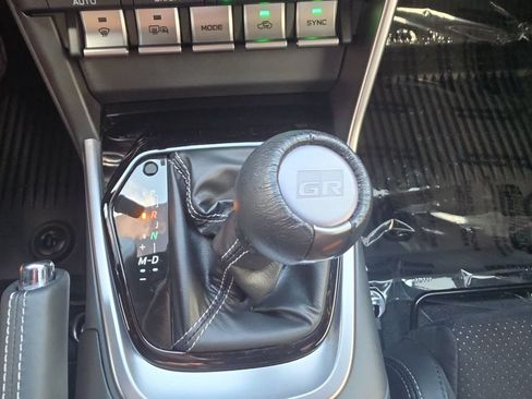 Used 2025 Toyota GR86 Premium w/ ALL Weather Mat Package (TMS) RWD image 22