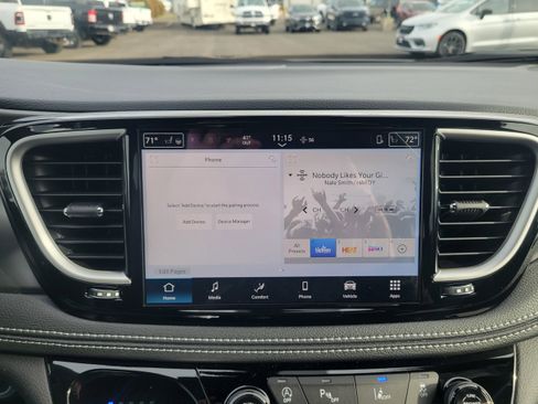 New 2026 Chrysler Pacifica Select w/ S Appearance Package AWD/4WD image 9