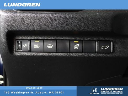 Used 2024 Toyota RAV4 SE w/ Weather & Moonroof Package image 28