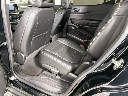 Used 2021 GMC Acadia Denali w/ Denali Technology Package image 23