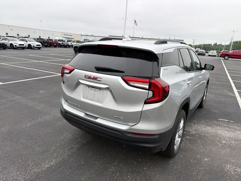 Used 2022 GMC Terrain SLE w/ Driver Convenience Package AWD/4WD image 7