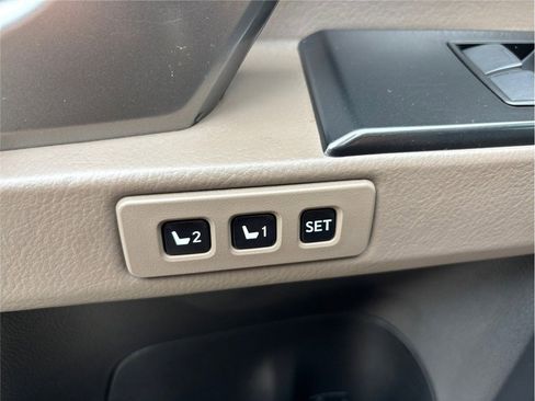 Used 2023 Lexus GX 460 Premium image 25