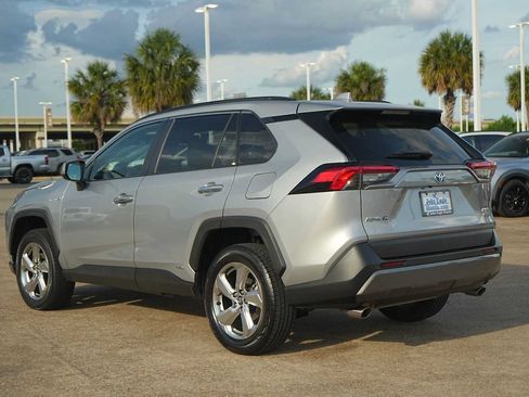 Used 2020 Toyota RAV4 Limited w/ Carpet Mat Package AWD/4WD image 4