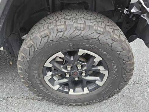 Used 2024 Jeep Wrangler Unlimited Rubicon w/ Technology Group image 17