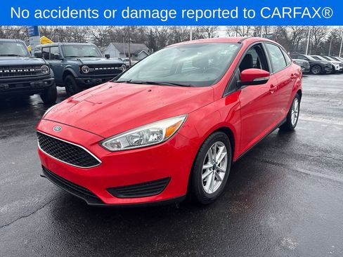 Used 2015 Ford Focus SE image 2