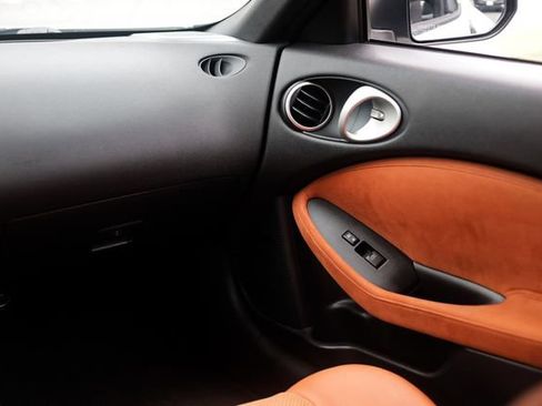 Used 2016 Nissan 370Z Touring RWD image 83