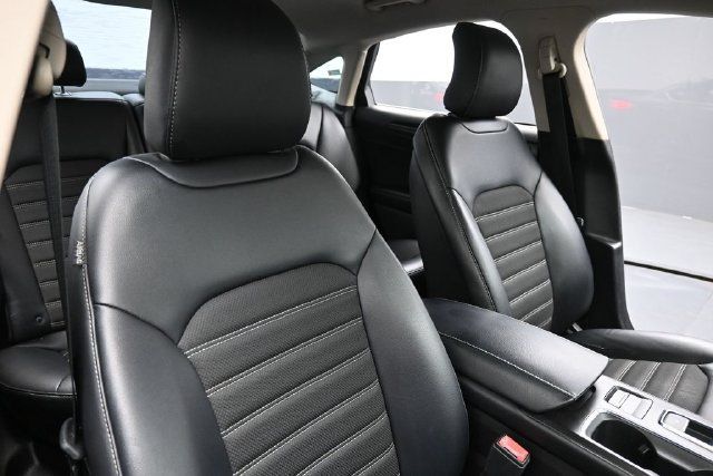 Used 2018 Ford Fusion SE w/ Equipment Group 201A FWD image 31