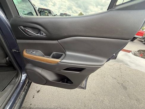 Used 2018 GMC Acadia SLE AWD/4WD image 18