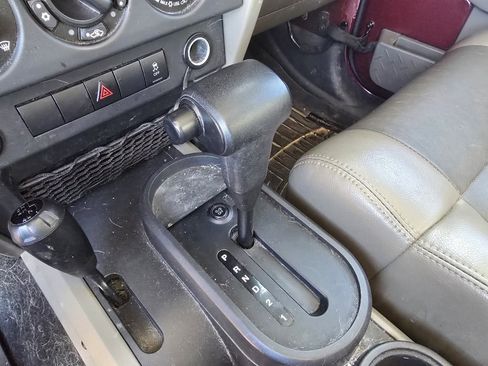 Used 2010 Jeep Wrangler Unlimited Sahara w/ Mopar Chrome Edition Group image 17