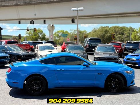 Used 2017 Ford Mustang GT Premium w/ Black Accent Package RWD image 11