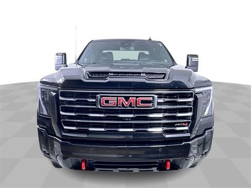 Used 2025 GMC Sierra 2500 AT4 image 3