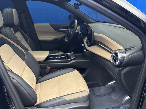 Used 2026 Chevrolet Equinox ACTIV w/ Safety and Technology Package image 25