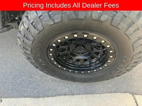 Used 2017 Jeep Wrangler Unlimited Rubicon AWD/4WD image 9