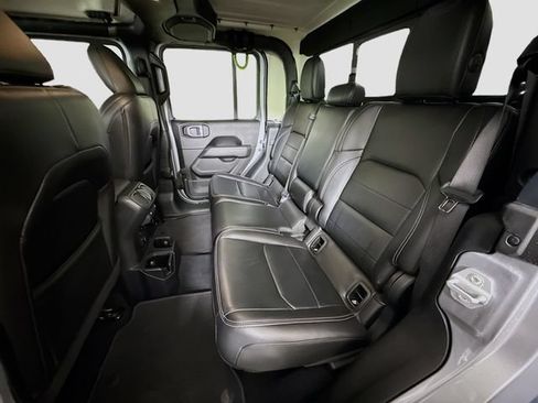 Used 2020 Jeep Gladiator Overland AWD/4WD image 21