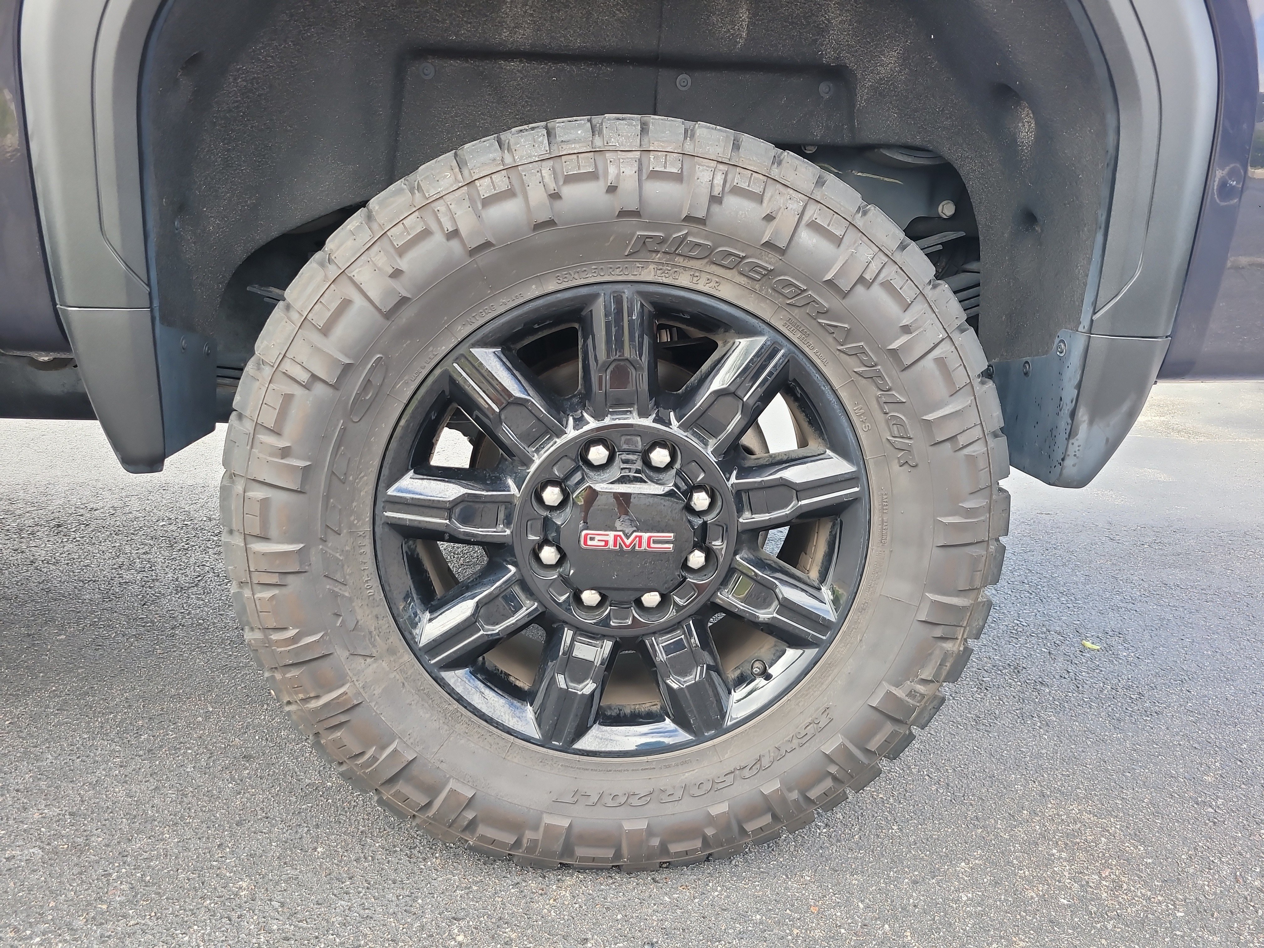 Used 2024 GMC Sierra 3500 AT4 w/ AT4 Premium Plus Package AWD/4WD image 9