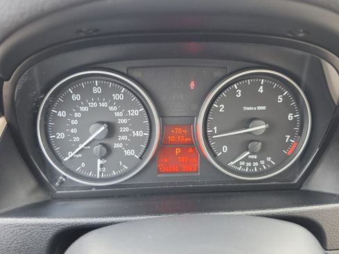 Used 2015 BMW X1 sDrive28i RWD image 11