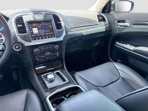 Used 2018 Chrysler 300 Limited w/ Safetytec Plus Group RWD image 24