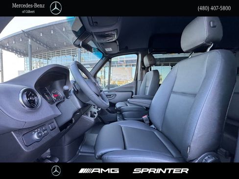 New 2025 Mercedes-Benz Sprinter 2500 image 10