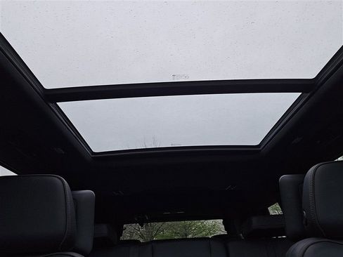 Used 2021 Chevrolet Tahoe RST w/ Luxury Package image 16