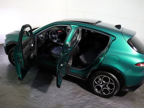 Used 2024 Alfa Romeo Tonale Ti AWD/4WD image 5