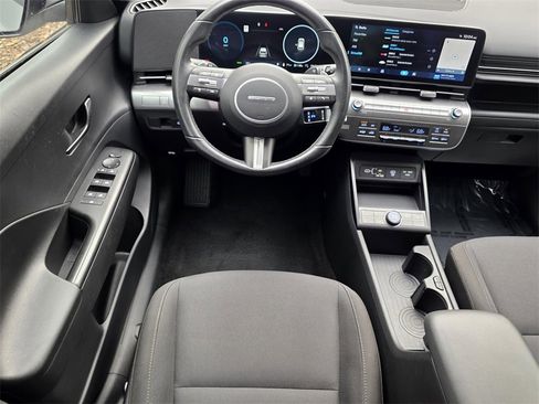 Used 2024 Hyundai Kona SEL image 12