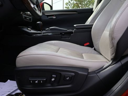 Used 2015 Lexus ES 350 w/ Luxury Package FWD image 31