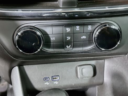 Used 2025 Buick Encore GX Preferred FWD image 22