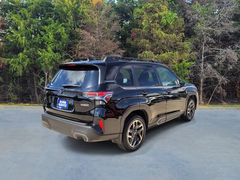 Certified 2025 Subaru Forester Limited AWD/4WD image 17