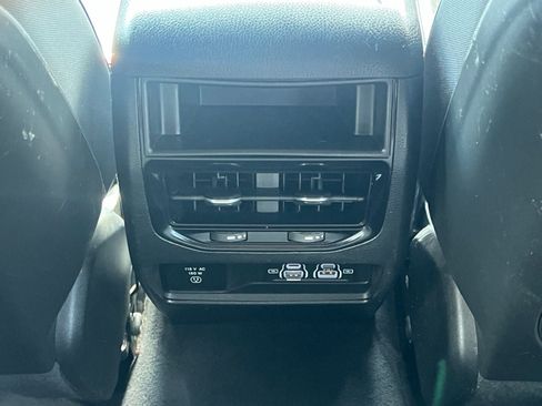 Used 2023 Jeep Grand Cherokee Altitude AWD/4WD image 19