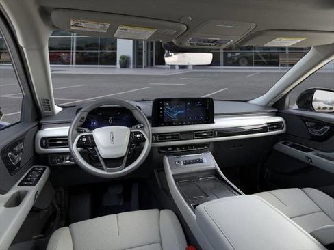 New 2026 Lincoln Aviator AWD image 9