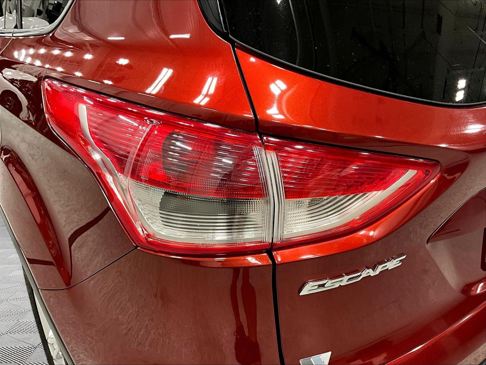 Used 2015 Ford Escape SE AWD/4WD image 23
