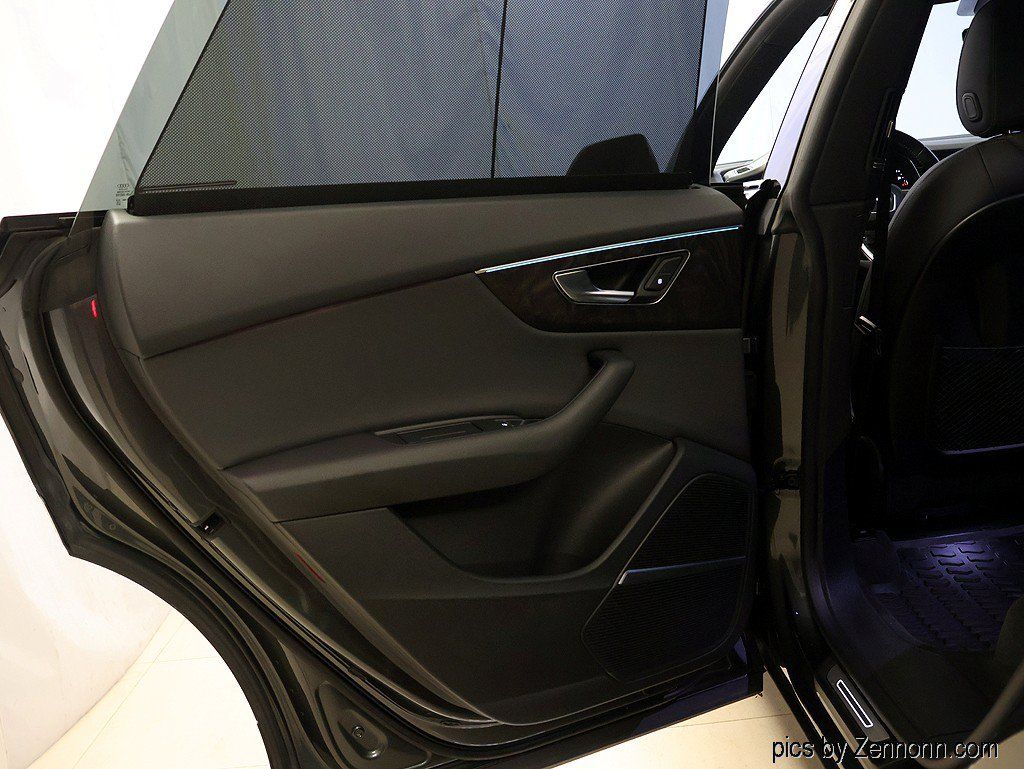 Used 2019 Audi Q8 Prestige AWD/4WD image 30