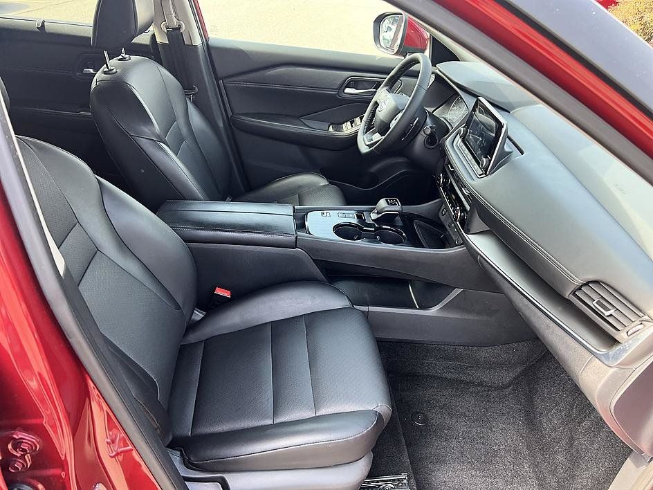 Certified 2026 Nissan Rogue SV w/ SV Premium Package FWD image 17