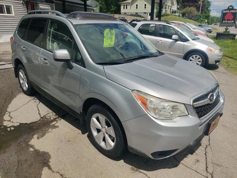Used 2015 Subaru Forester 2.5i Premium w/ All-Weather Package AWD/4WD image 9