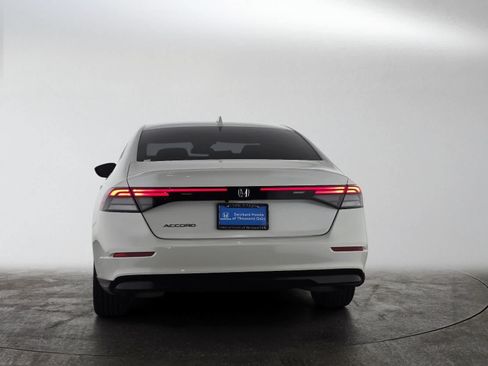 Used 2023 Honda Accord EX image 4